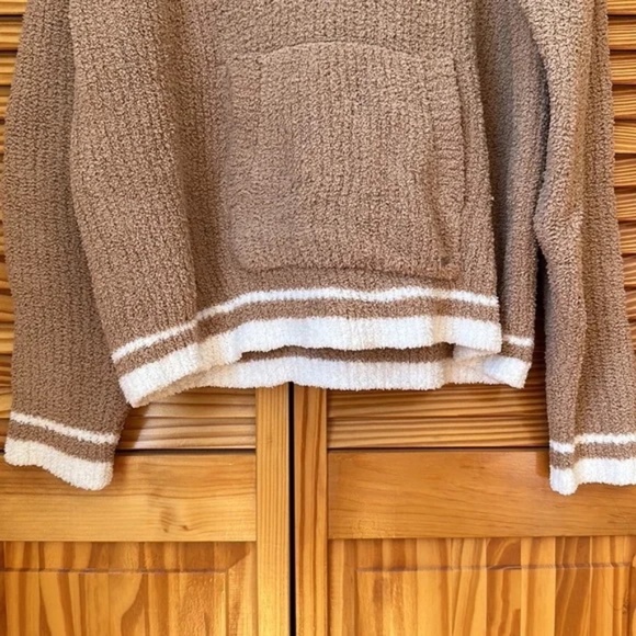 Victoria's secret on point brown soft fuzzy sherpa hoodie with white stripe - Picture 3 of 4